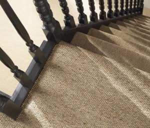 Pose de la moquette dans un escalier