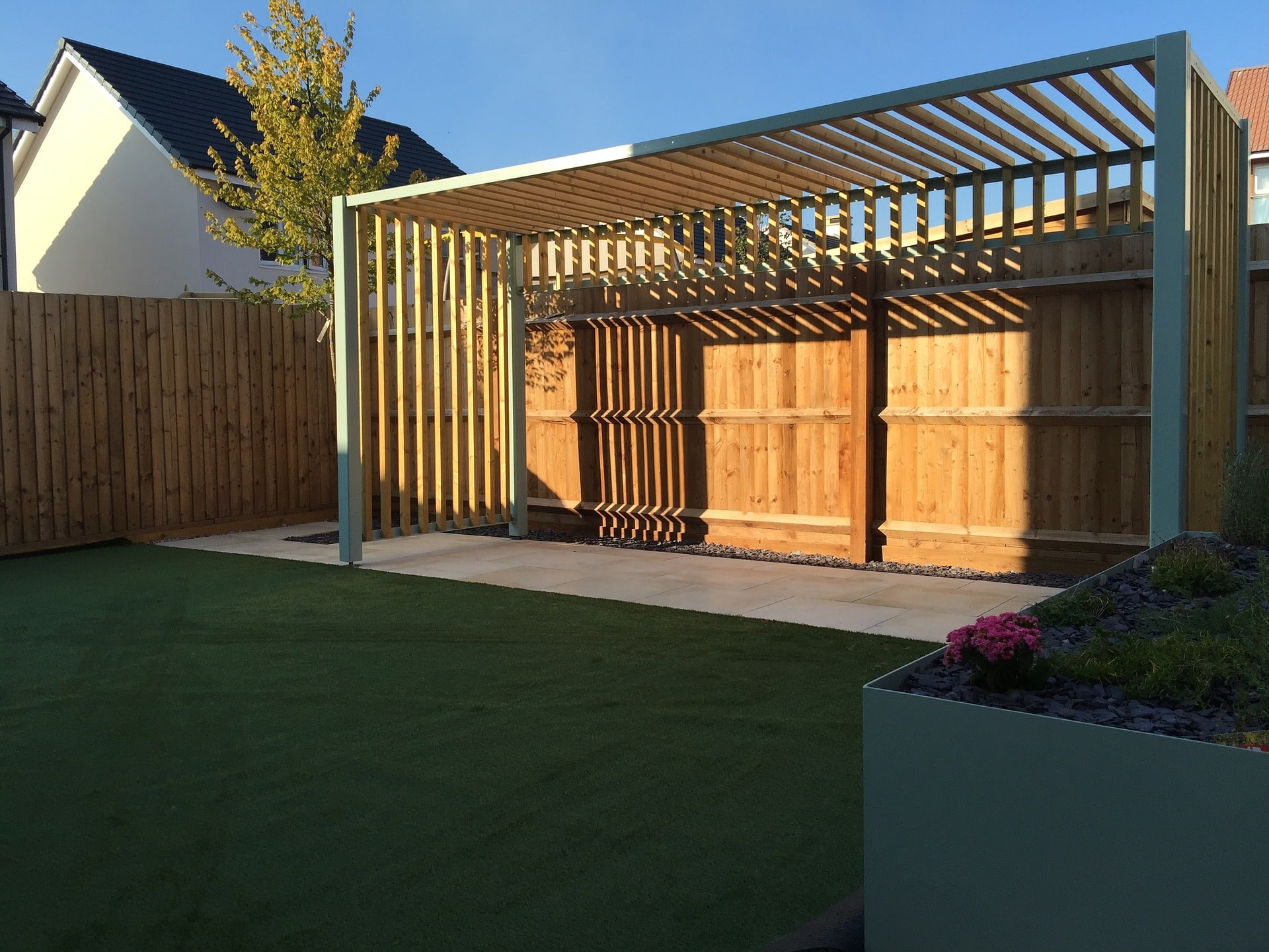Comment intégrer un voile d’ombrage dans une pergola ?